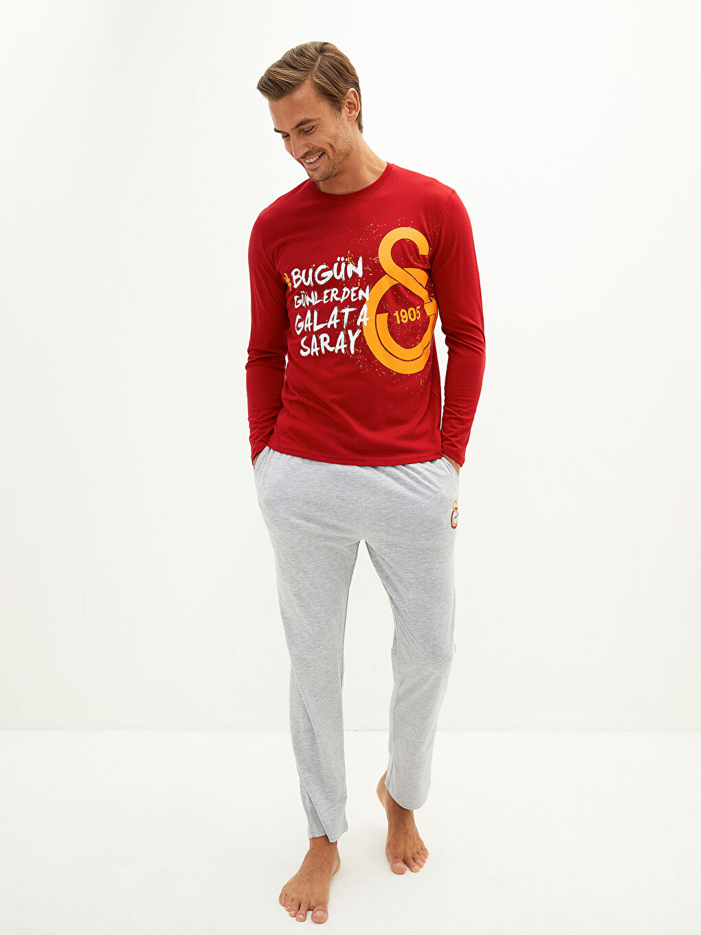 Kırmızı Standart Kalıp Galatasaray Baskılı Erkek Taraftar Pijama Takımı