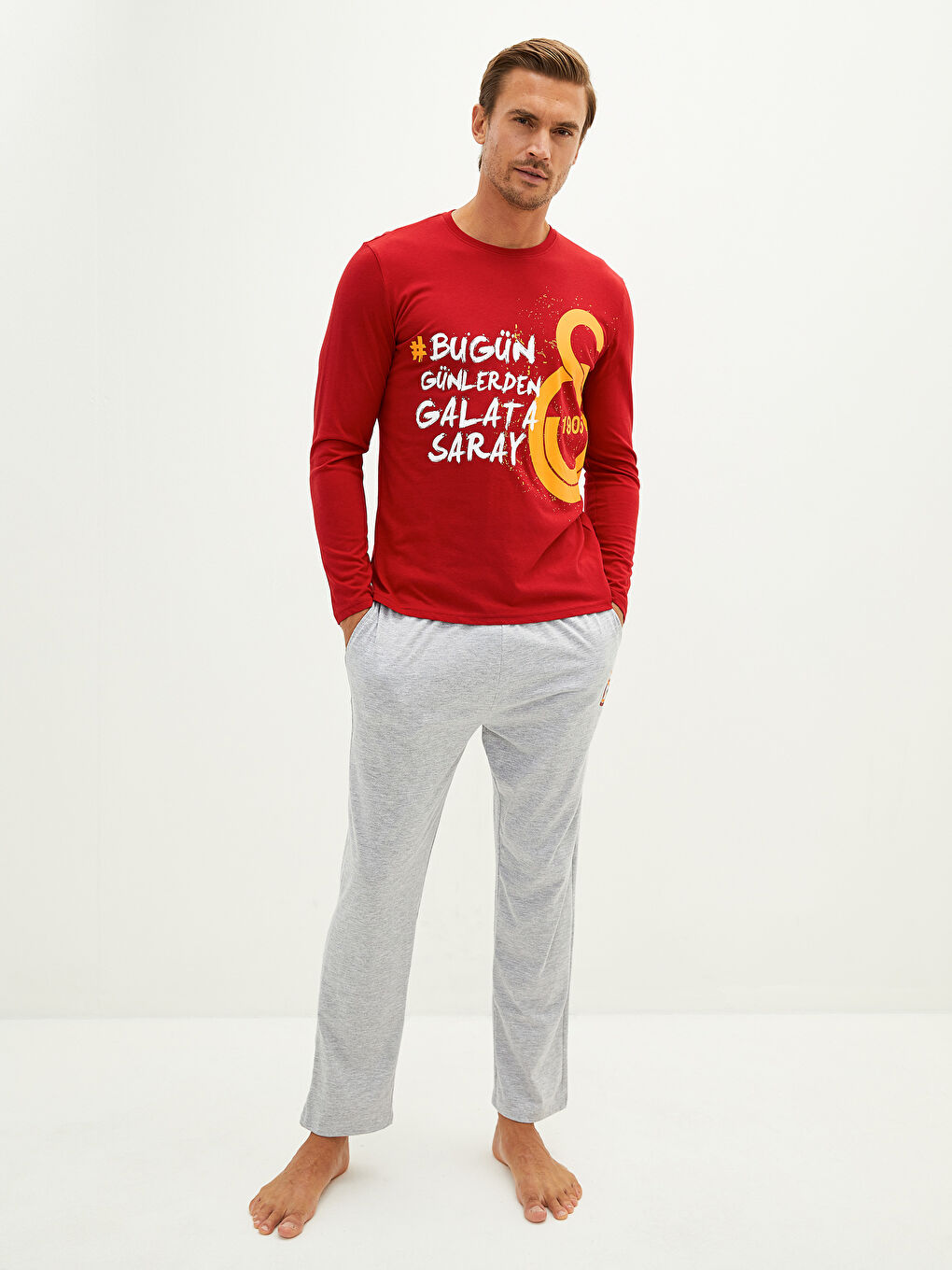 Kırmızı Standart Kalıp Galatasaray Baskılı Erkek Taraftar Pijama Takımı-1
