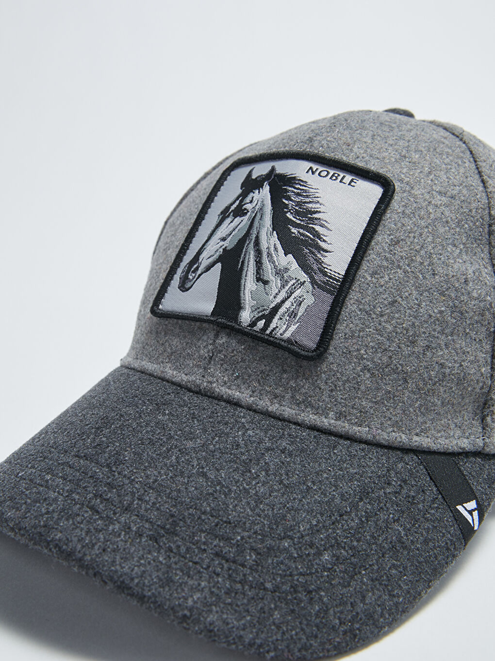 Kačket sa konjskom figurom za Muški-6