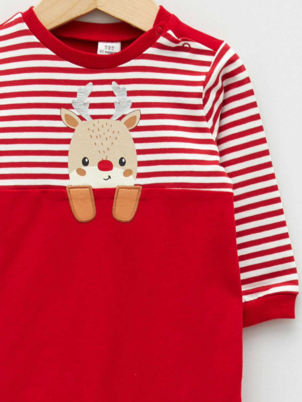 Kombinezon za bebe dečake sa okruglim izrezom i dugim rukavima na temu Nove godine-2