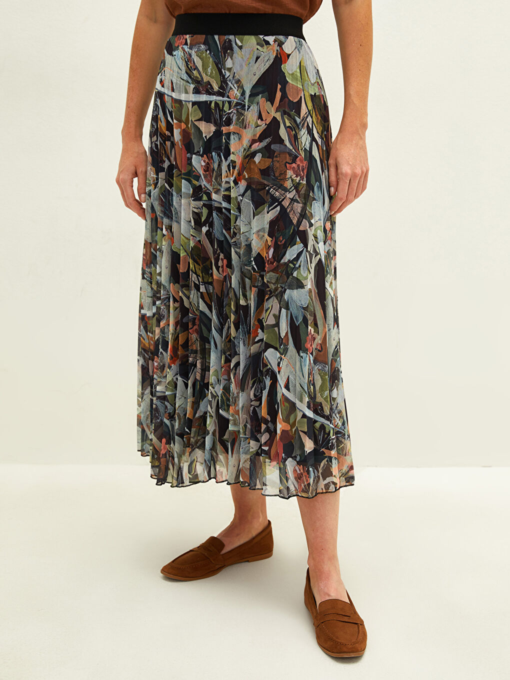 LCWAIKIKI Classic Elastic Waist Patterned Chiffon Fabric Women's Pleated Skirt -W1AJ16Z8-LS6