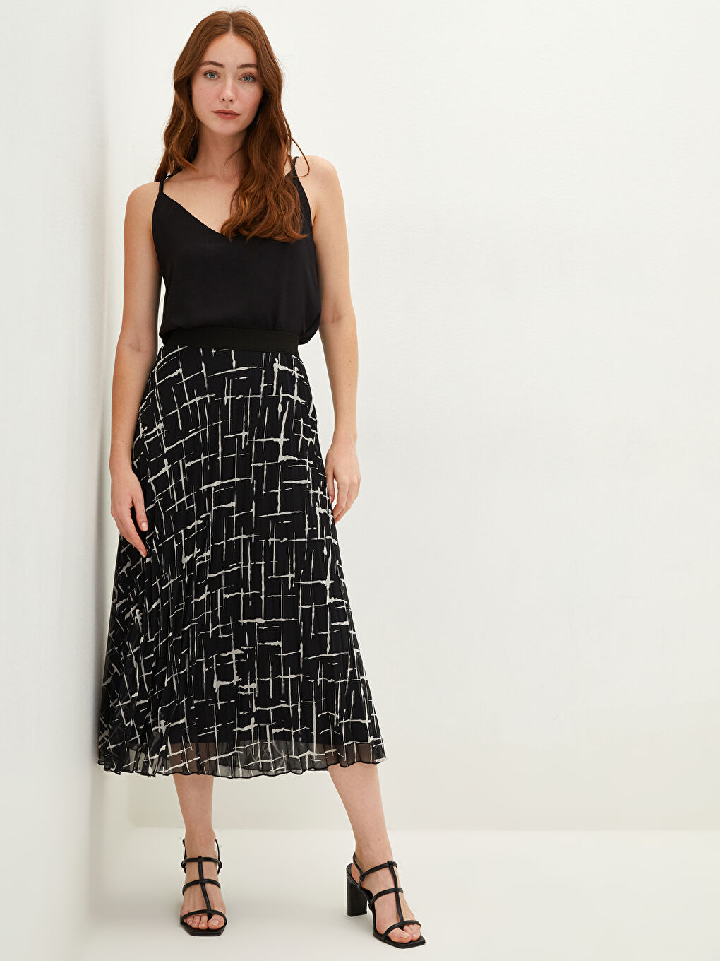 LCWAIKIKI Classic Elastic Waist Patterned Chiffon Fabric Women's Pleated Skirt -W1AJ16Z8-LQJ