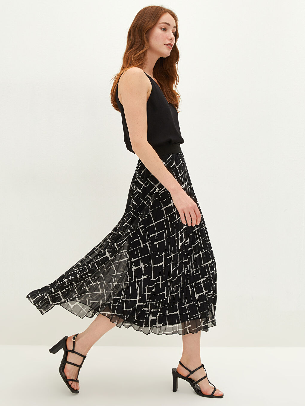LCWAIKIKI Classic Elastic Waist Patterned Chiffon Fabric Women's Pleated Skirt -W1AJ16Z8-LQJ
