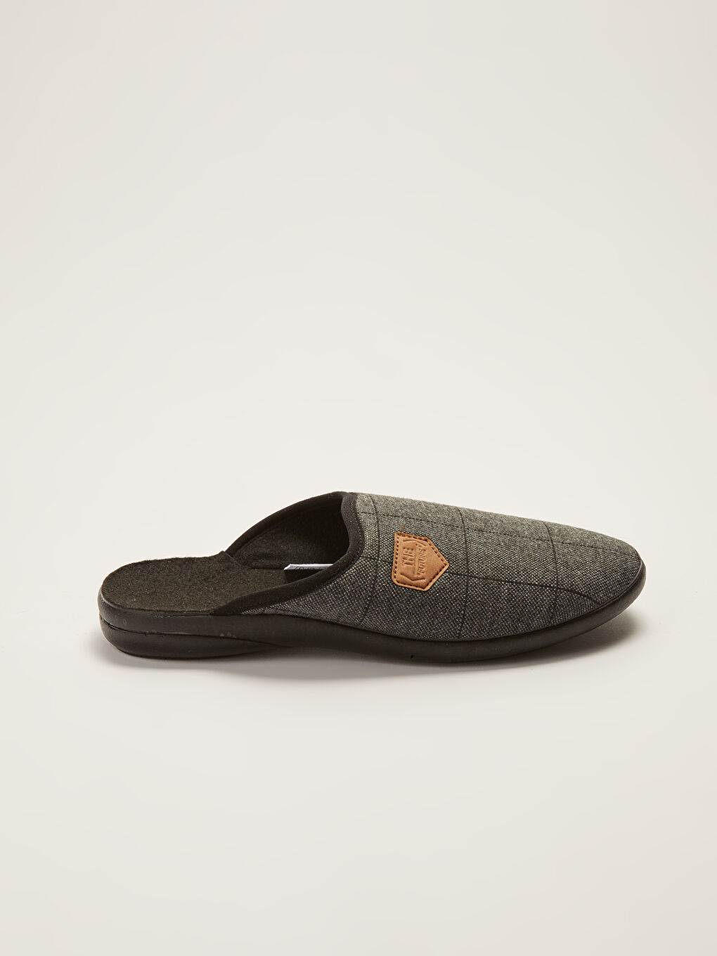 Closed Front Label Detailed Men's Indoor Slippers-2