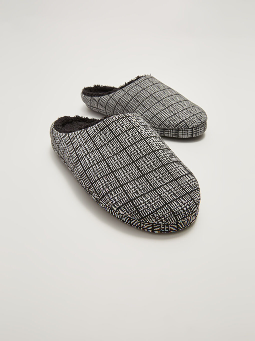 Gri Ekose Desenli Önü Kapalı Erkek Ev Terliği-2
