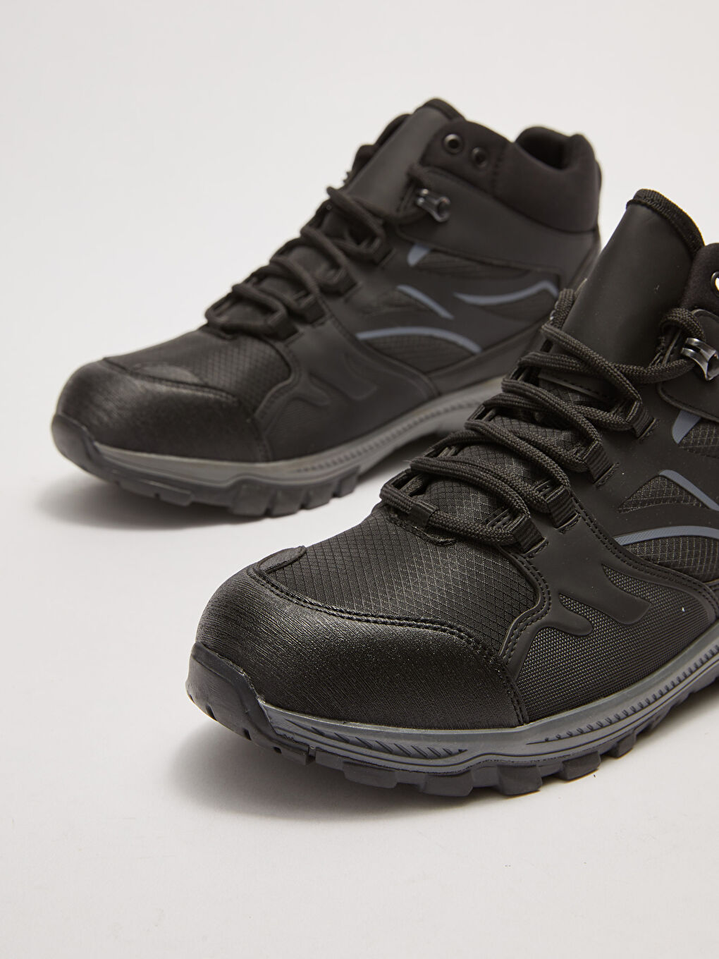 Ботуши за трекинг с дебела подметка и връзки за мъже-2