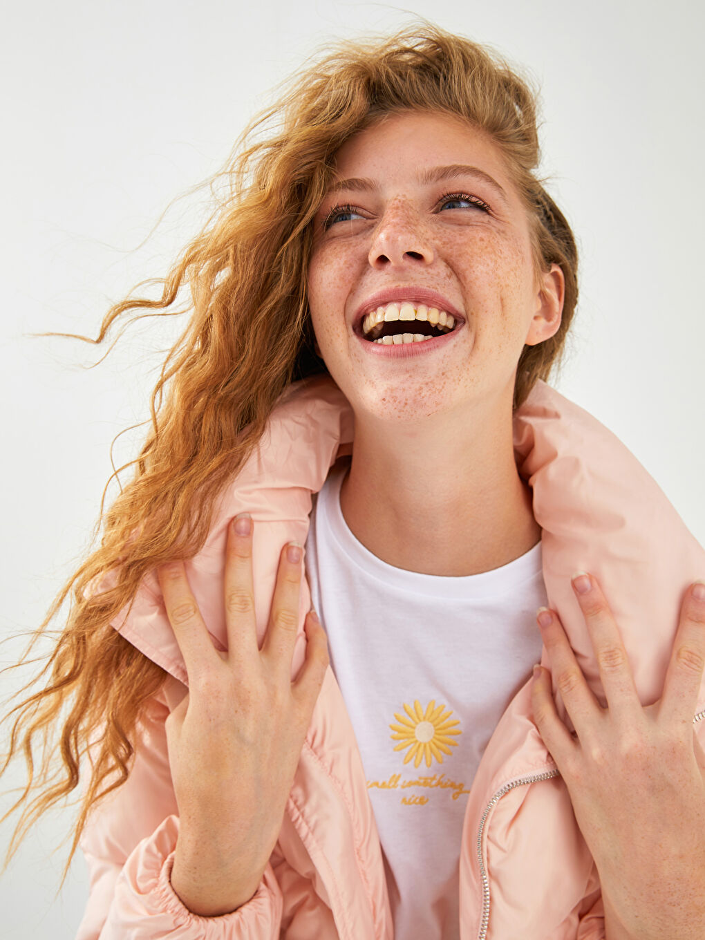 Pembe Dik Yaka Fermuarlı Uzun Kollu Kadın Şişme Mont-3