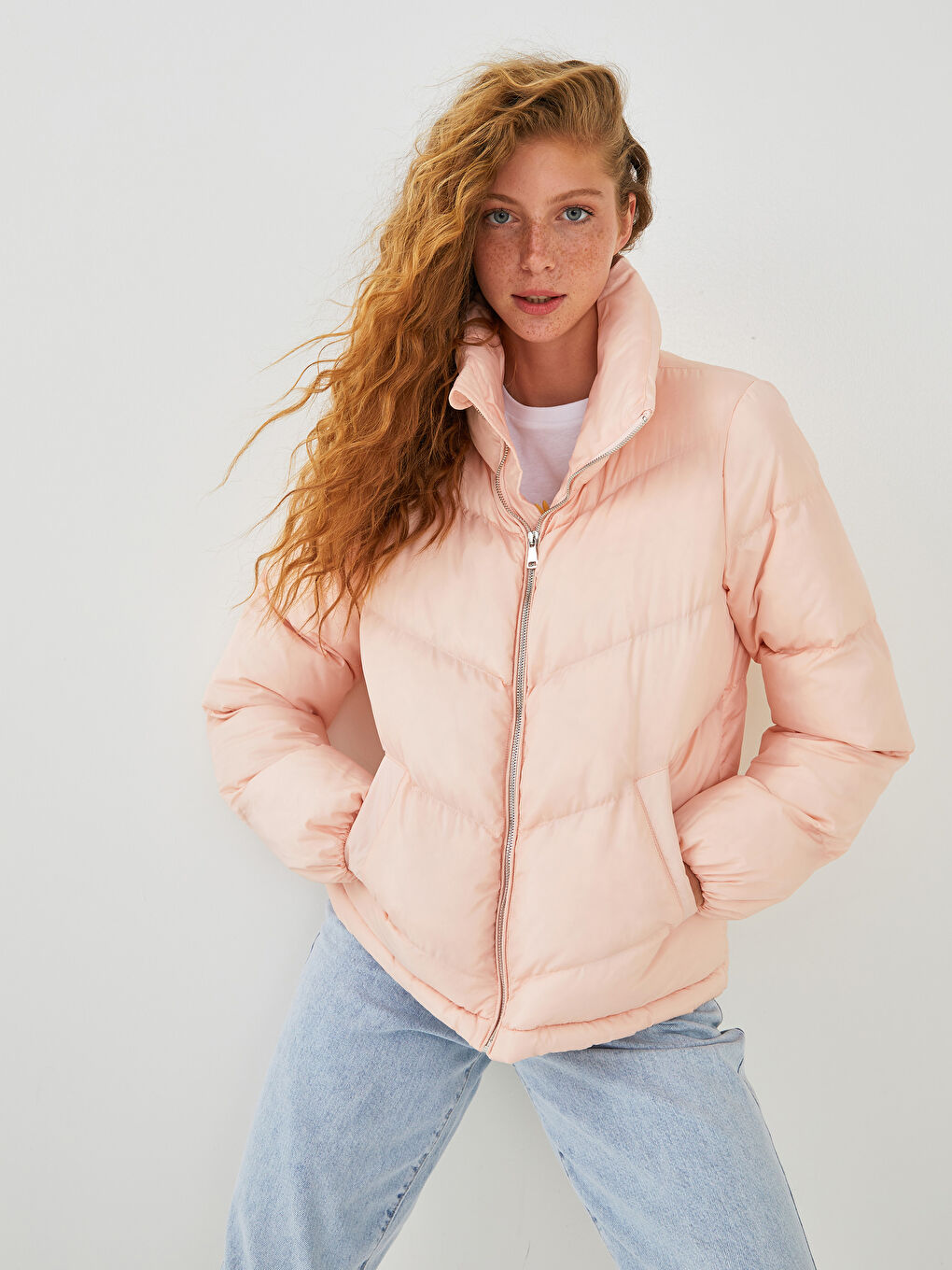 Pembe Dik Yaka Fermuarlı Uzun Kollu Kadın Şişme Mont-1