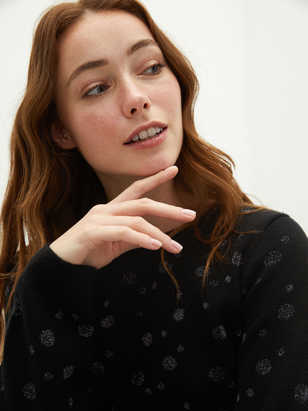 سترة تريكو بياقة دائرية بتفاصيل لامعة وكم طويل للسيدات-4