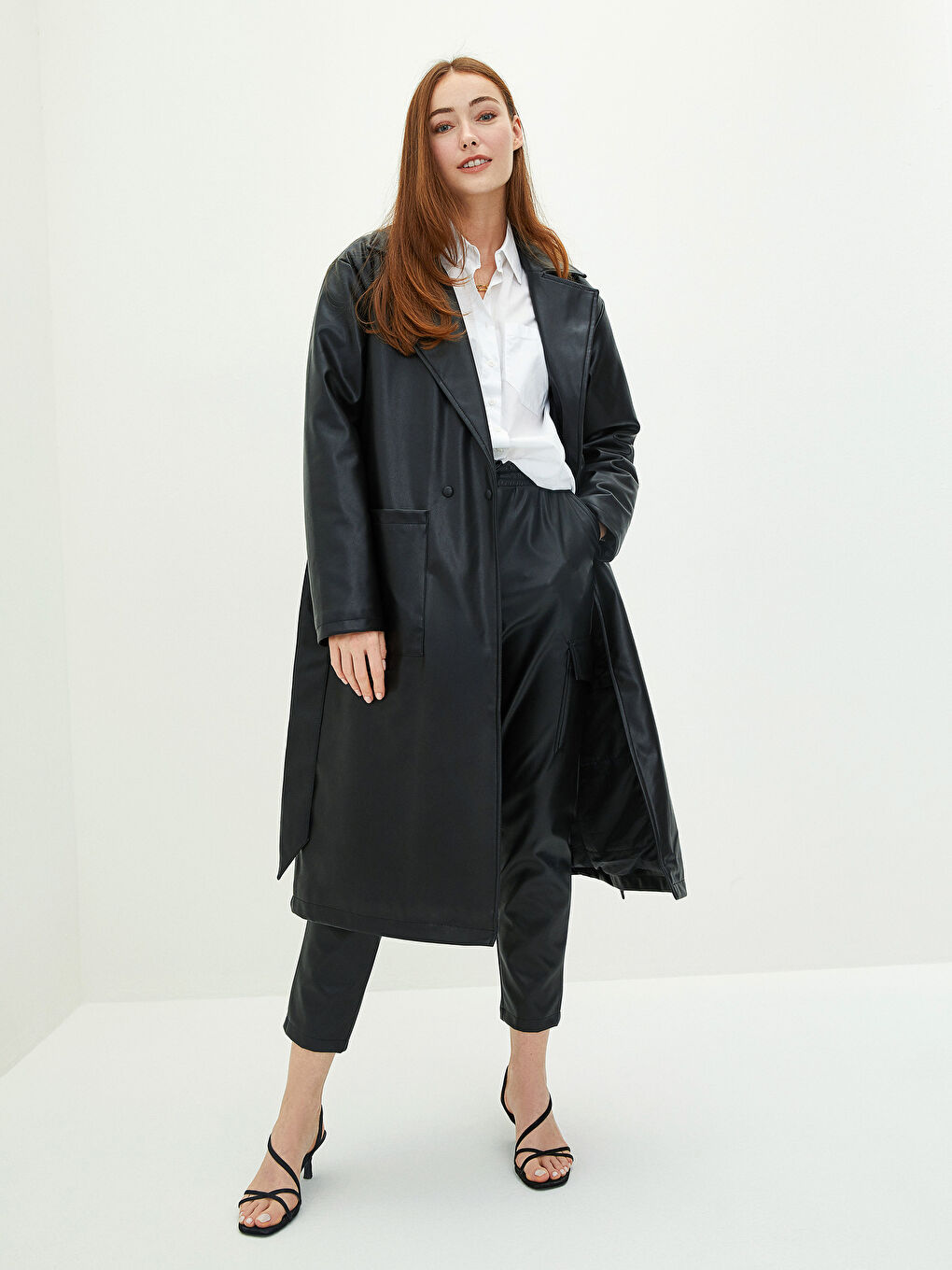 Manteau en Simili Cuir à Col Droit avec Poches Détail Manches Longues Slim pour Femmes