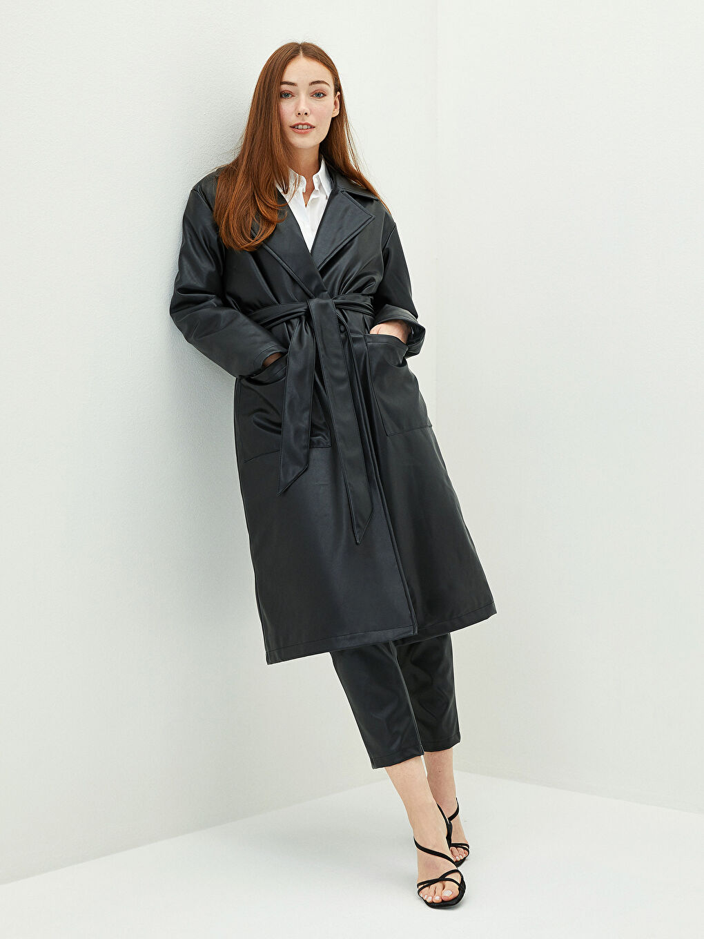 Manteau en Simili Cuir à Col Droit avec Poches Détail Manches Longues Slim pour Femmes-1