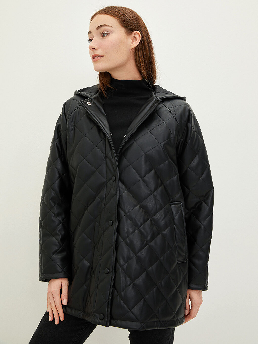 LCWAIKIKI Classic Veste Similicuir pour Femmes à Capuche Matelassée Imprimée Épaisse à Manches Longues -W1AK80Z8-CVL