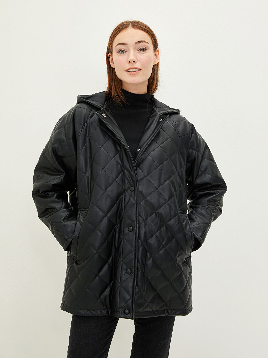 LCWAIKIKI Classic Veste Similicuir pour Femmes à Capuche Matelassée Imprimée Épaisse à Manches Longues -W1AK80Z8-CVL