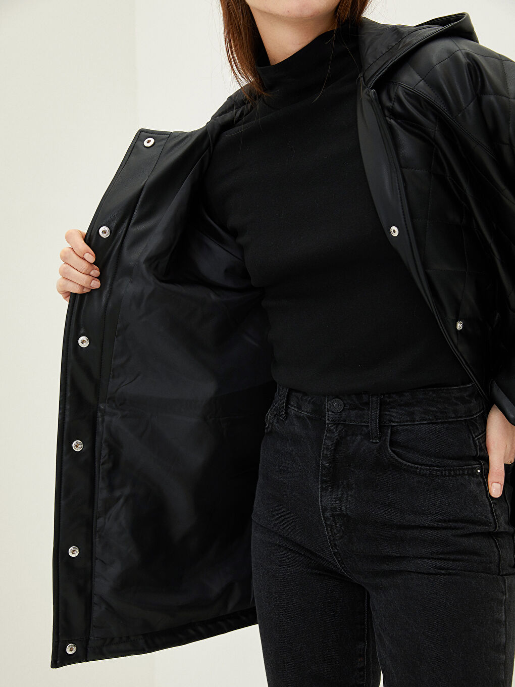 LCWAIKIKI Classic Veste Similicuir pour Femmes à Capuche Matelassée Imprimée Épaisse à Manches Longues -W1AK80Z8-CVL