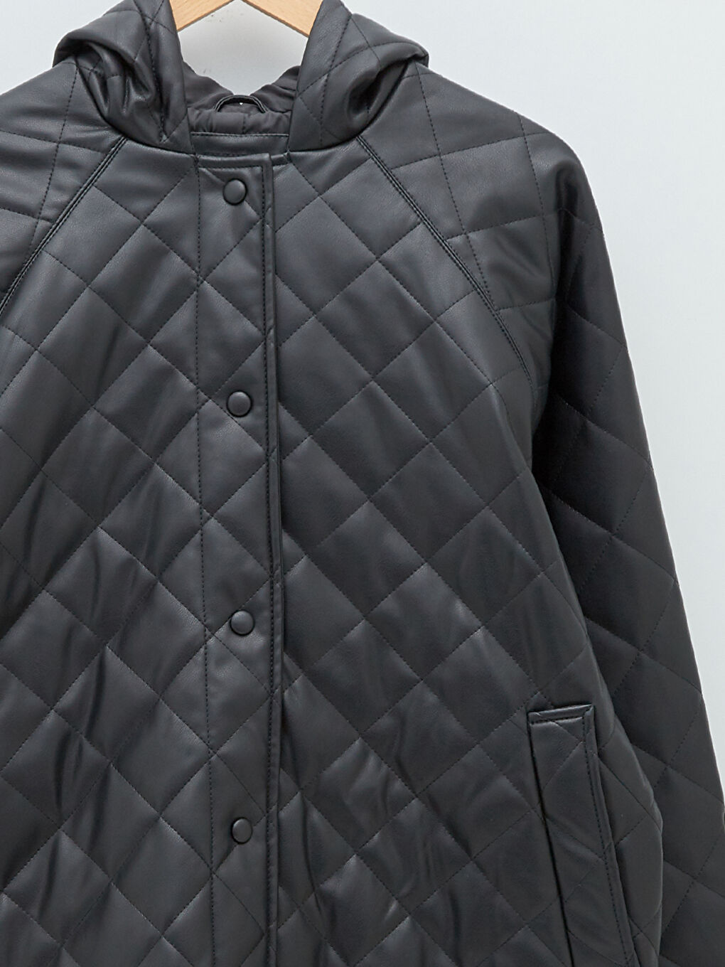 LCWAIKIKI Classic Veste Similicuir pour Femmes à Capuche Matelassée Imprimée Épaisse à Manches Longues -W1AK80Z8-CVL