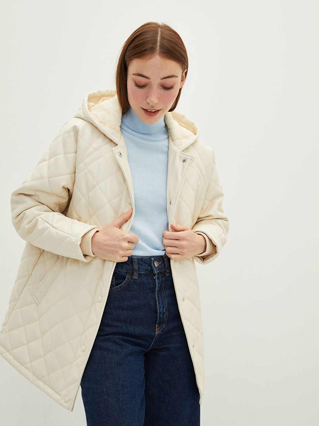 LCWAIKIKI Classic Veste Similicuir pour Femmes à Capuche Matelassée Imprimée Épaisse à Manches Longues -W1AK80Z8-RQH
