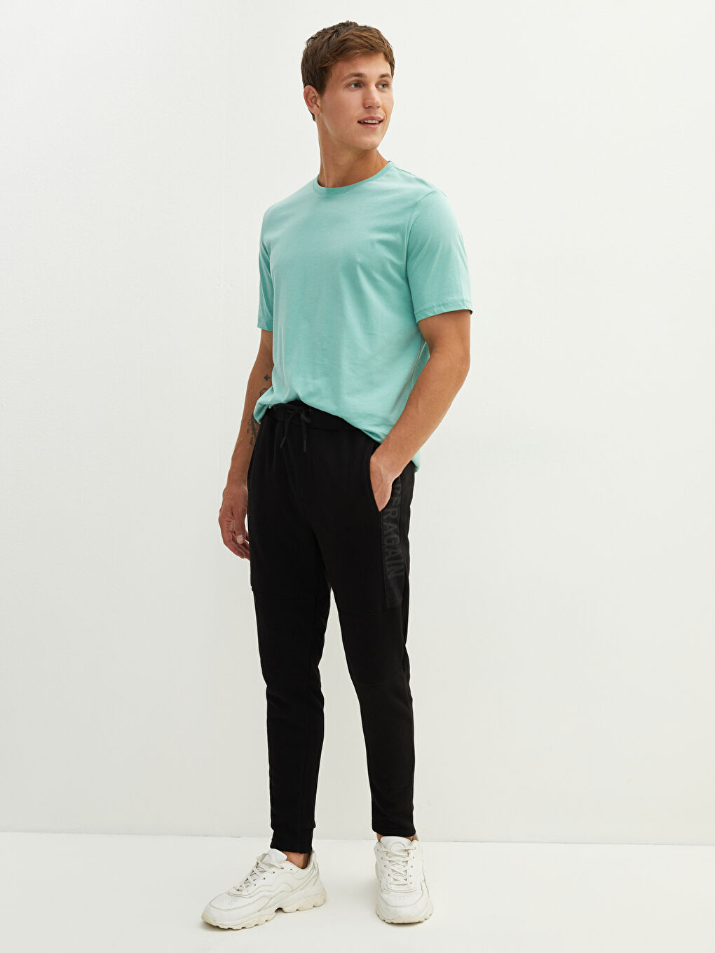 LC Waikiki Slim Fit Men's Jogger Sweatpants -W1AL73Z8-CVL
