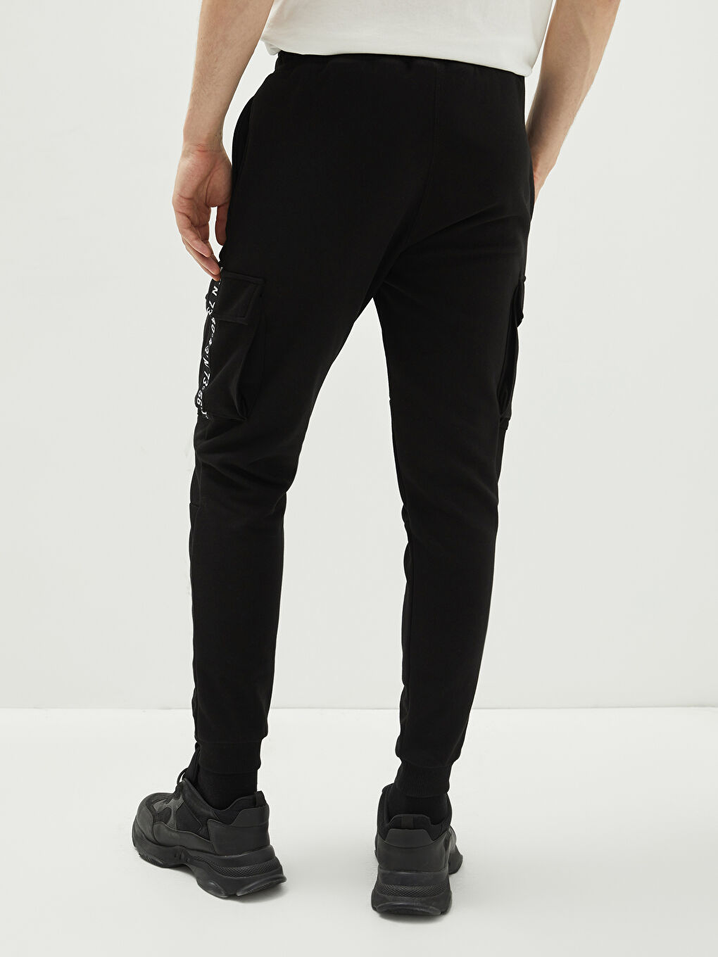 XSIDE Slim Fit Men's Sweatpants -W1AL81Z8-CVL - LC Waikiki