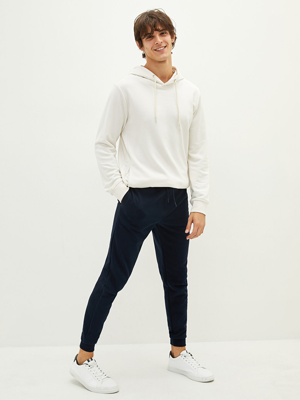 بنطلون رياضي تخين بقصة رفيعة للرجال-1