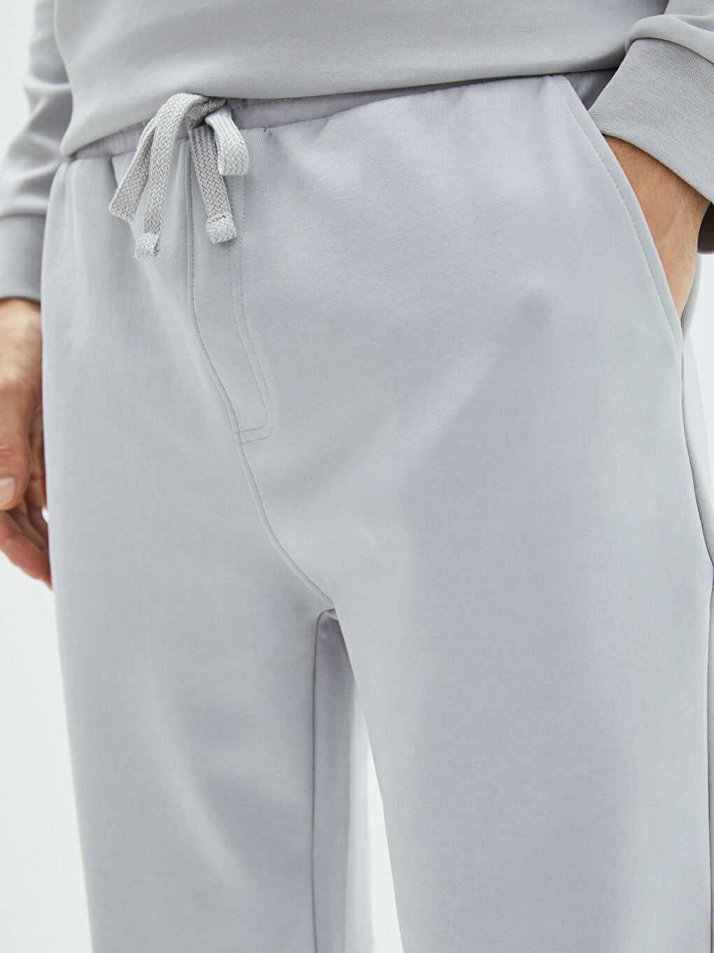 LCWAIKIKI Classic Standard Fit Herren Jogger-Sweatpants -W1AN11Z8-RUC