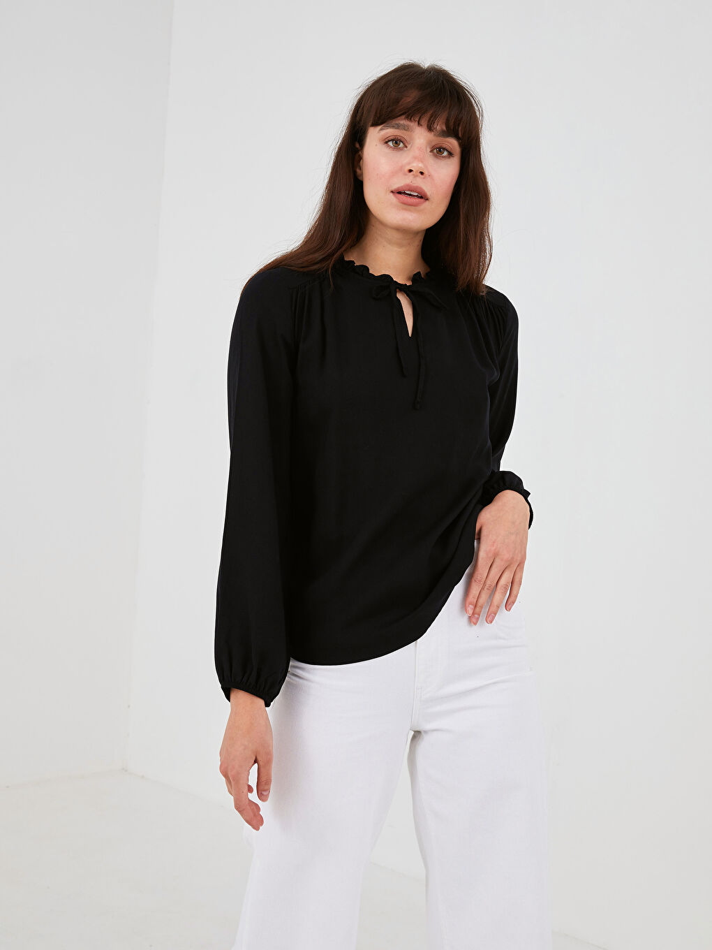 بلوزة ياقة مربوطة بكشكشة كم طويل فيسكوز للسيدات-2