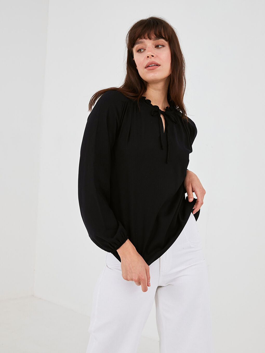 بلوزة ياقة مربوطة بكشكشة كم طويل فيسكوز للسيدات-3