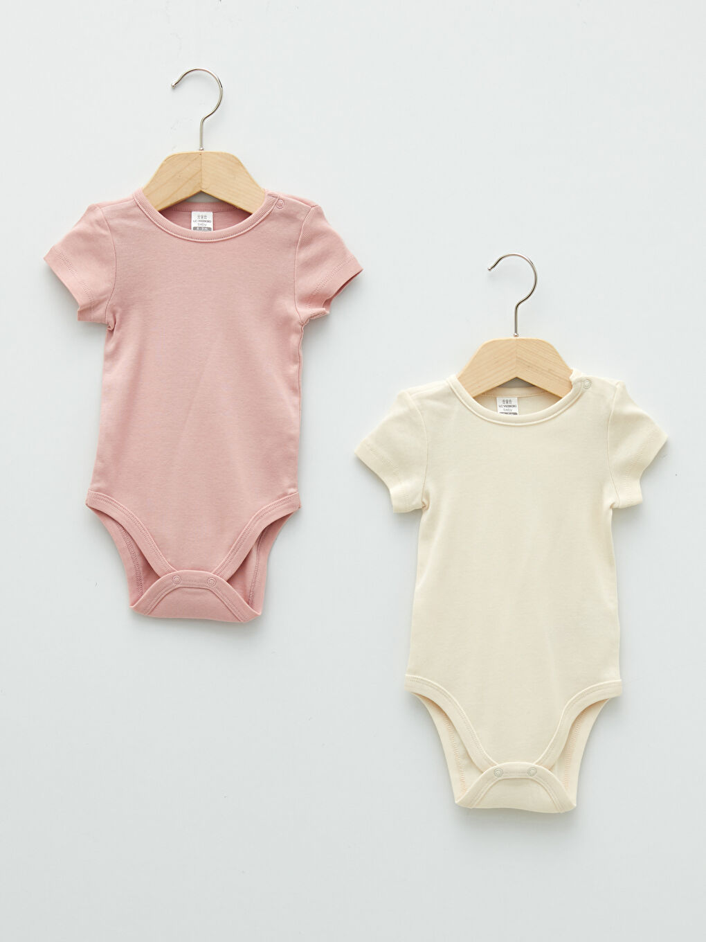 LCW baby Body Bébé Fille Basique en Coton Col Rond Manches Courtes avec Fermeture à Pression Lot de 3 Pièces -W1AO08Z1-PDY
