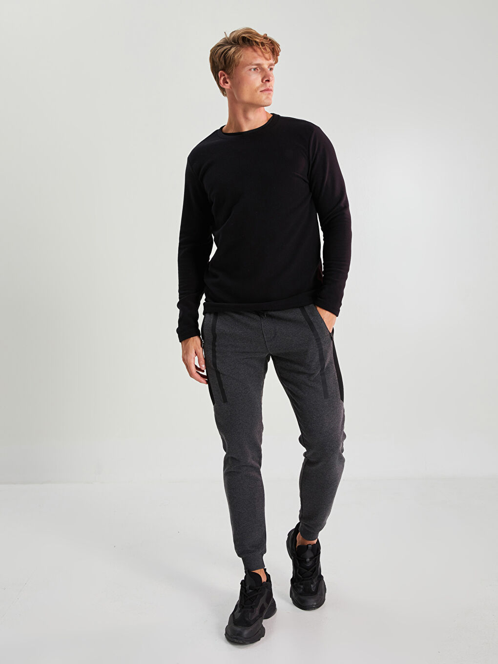 Siyah Bisiklet Yaka Uzun Kollu Polar Erkek Spor Tişört-3