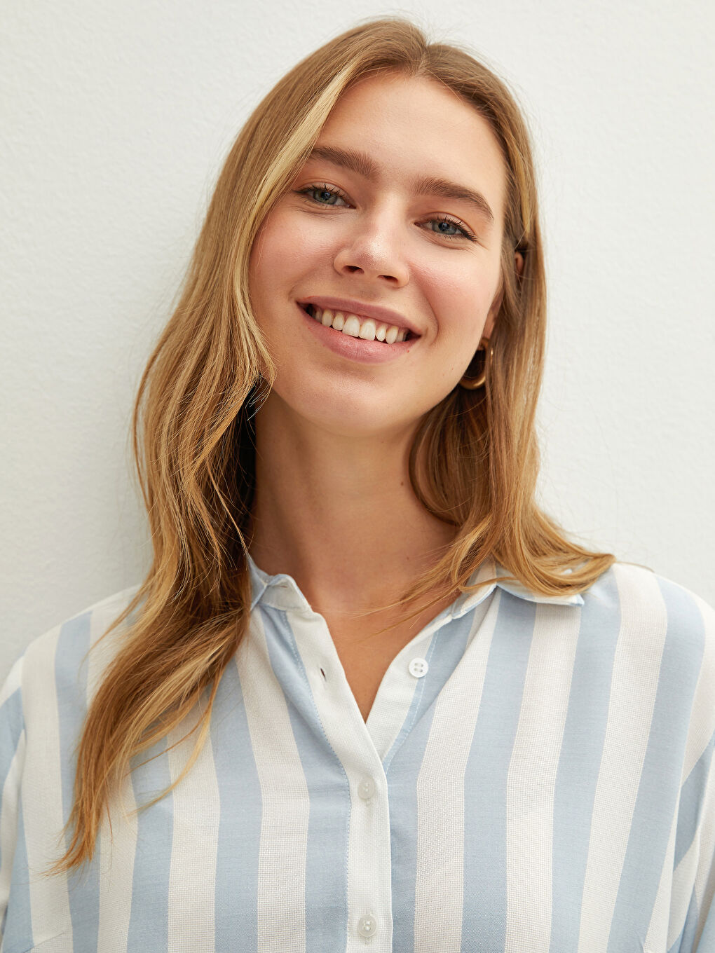 Раирана риза-туника с дълъг ръкав от вискоза за жени-2