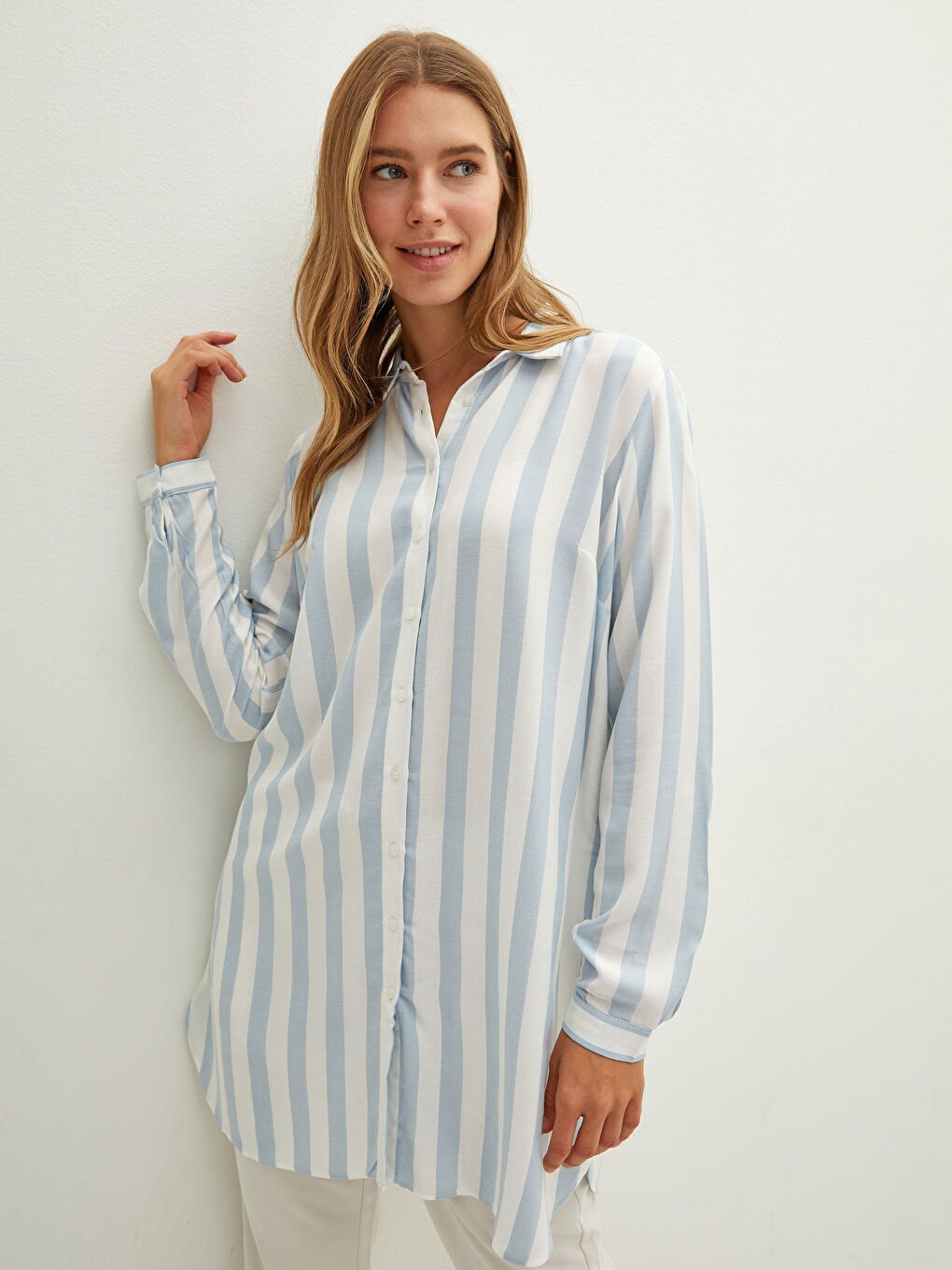 Раирана риза-туника с дълъг ръкав от вискоза за жени-1