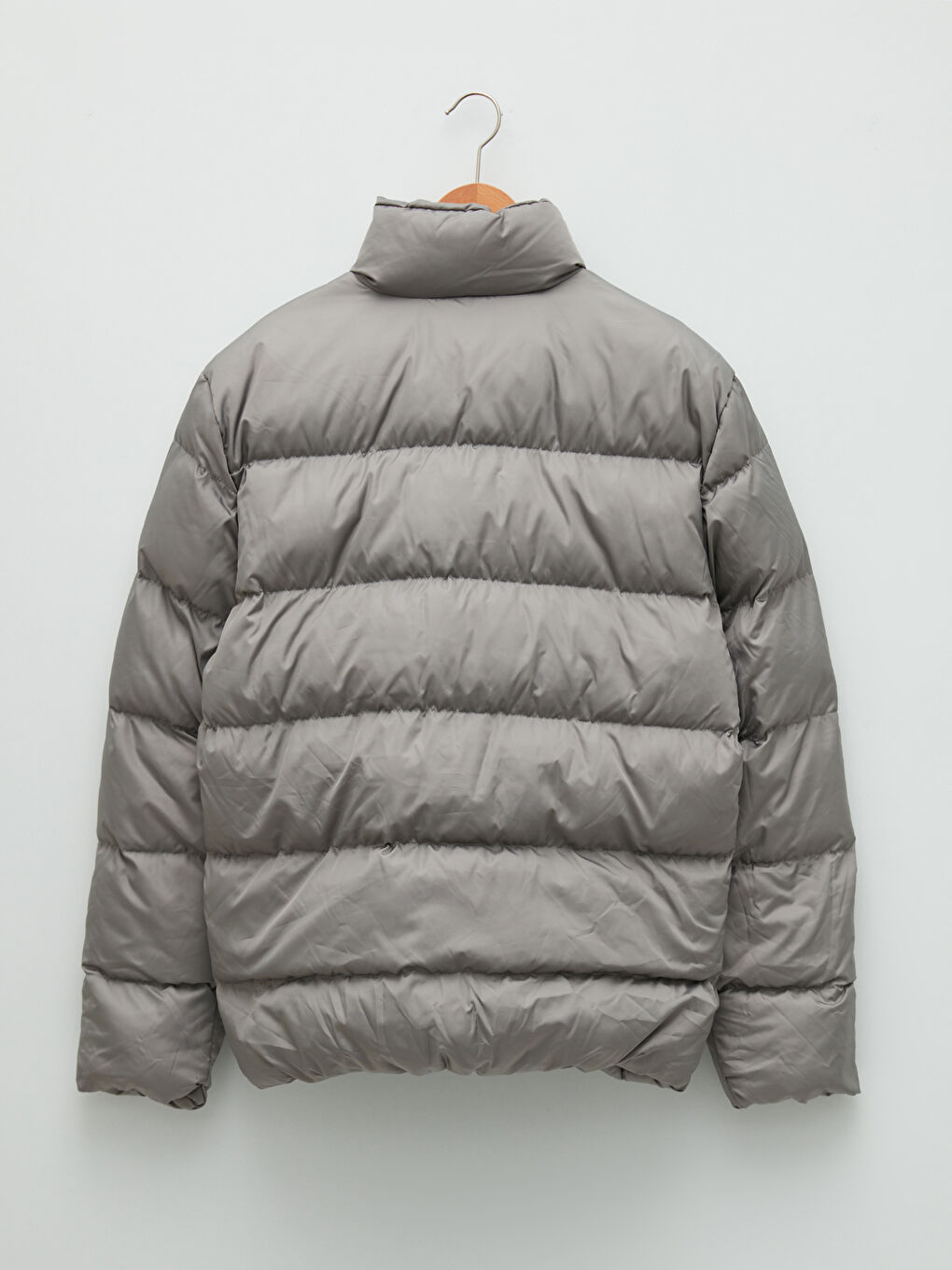 بالطو رجالي بياقة قمع تخين بمقاس عادي-1