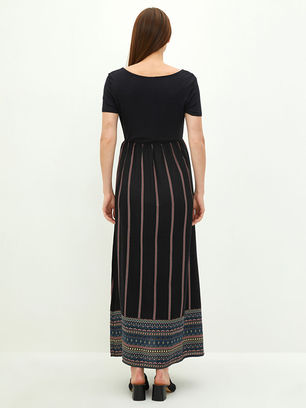 فستان حوامل مطبوع بياقة مربعة وكم قصير-4