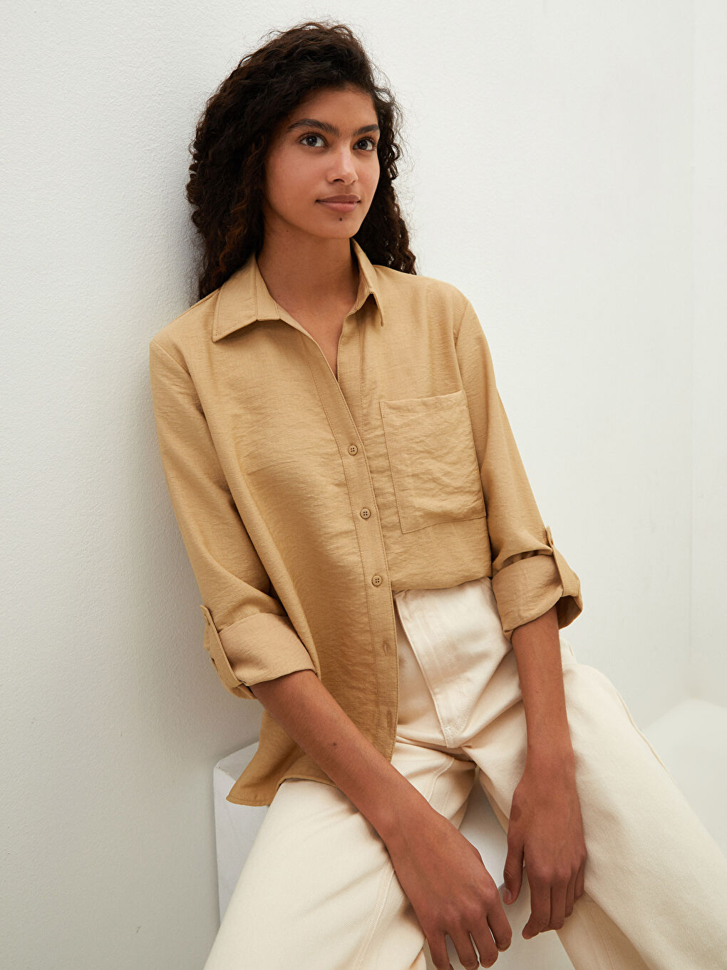 Chemise Boutonnée Coupe Standard à Manches Longues en Tissu Dobby pour Femmes-1