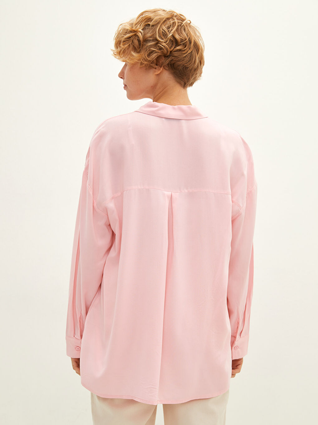 Pembe Önden Düğme Kapamalı Düz Uzun Kollu Kadın Gömlek-4