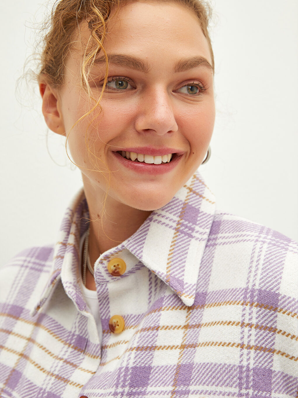 Front Button Closure Plaid Long Sleeve Gabardine Fabric Women's Flannel Shirt Jacket-2