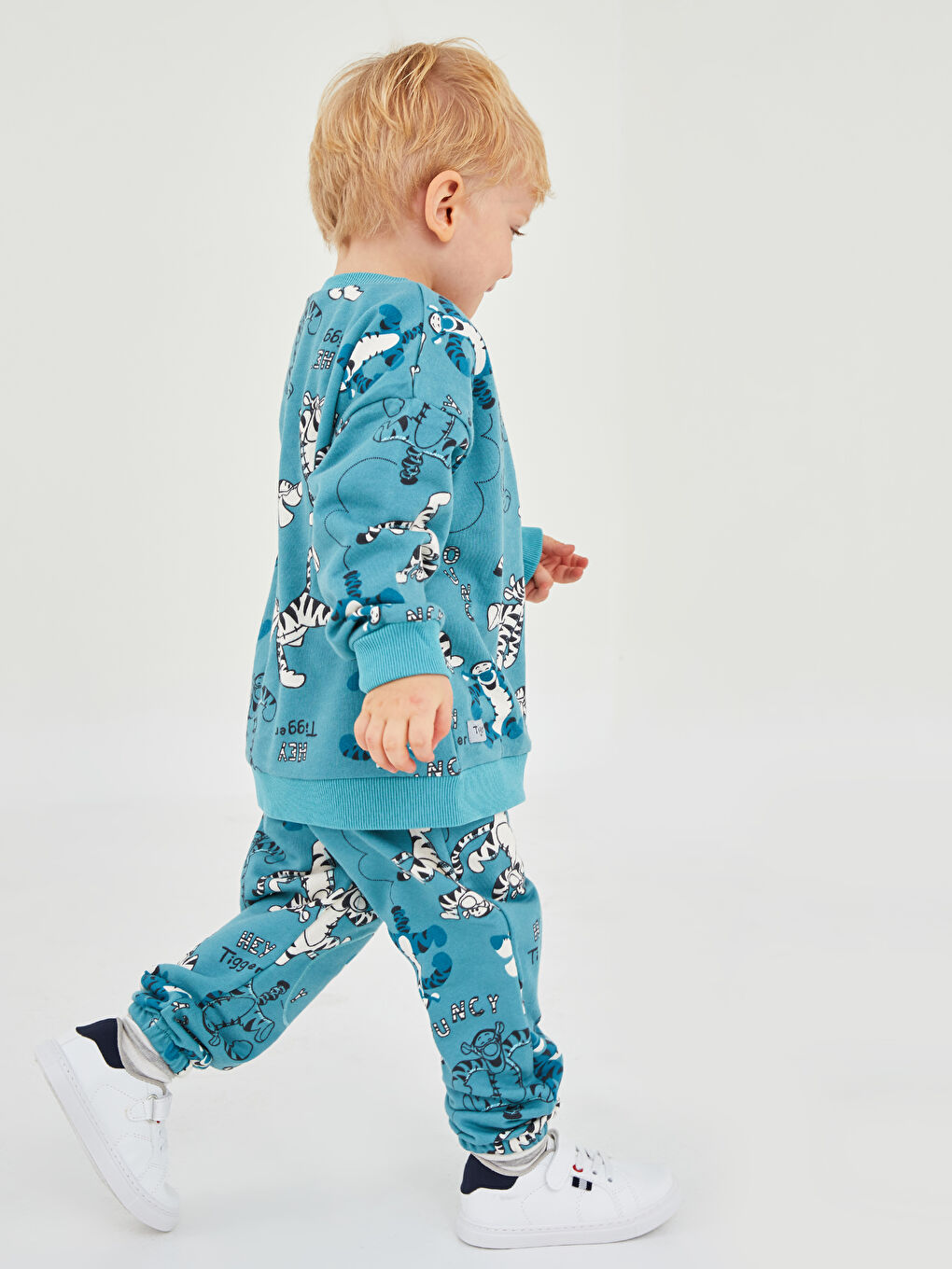 LCW baby Elastic Waist Tigger Printed Baby Boy Jogger Tracksuit Bottom -W1AS88Z1-LU0