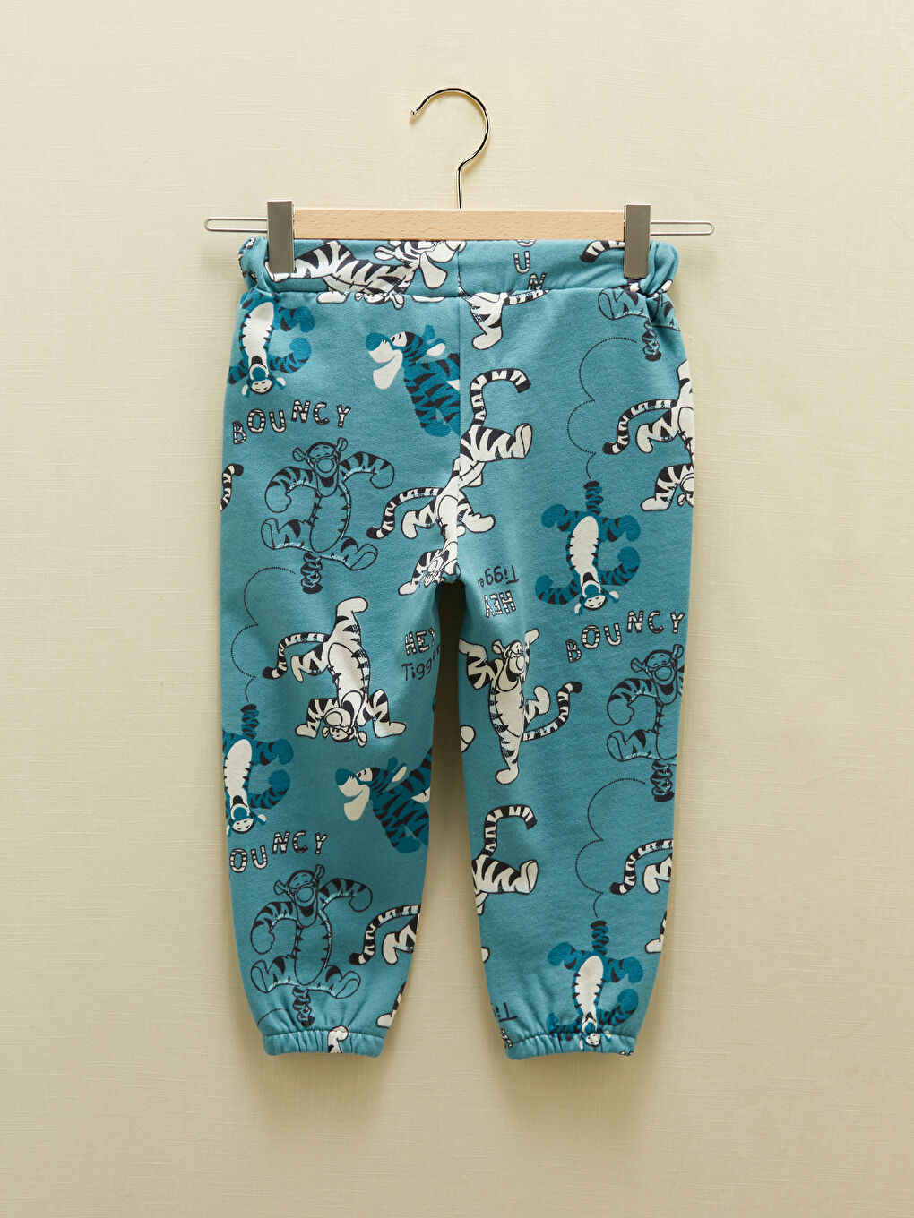 LCW baby Elastic Waist Tigger Printed Baby Boy Jogger Tracksuit Bottom -W1AS88Z1-LU0