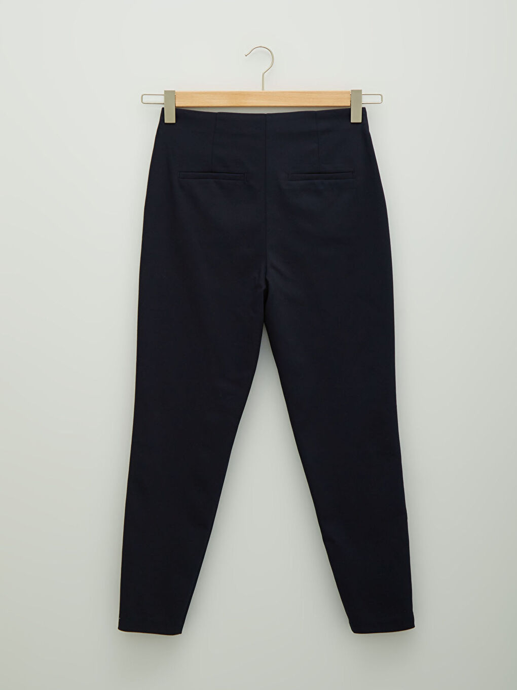 LCWAIKIKI Basic Pockets Straight Wide Fit Ponte Fabric Women's Trousers -W1AT22Z8-E1J