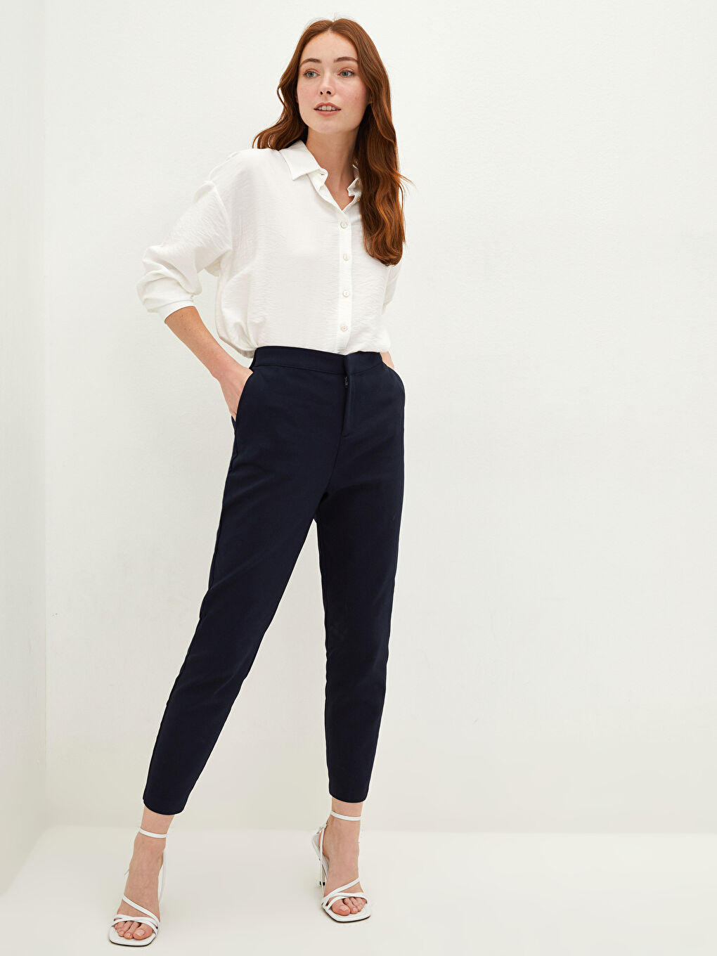 LCWAIKIKI Basic Pockets Straight Wide Fit Ponte Fabric Women's Trousers -W1AT22Z8-E1J