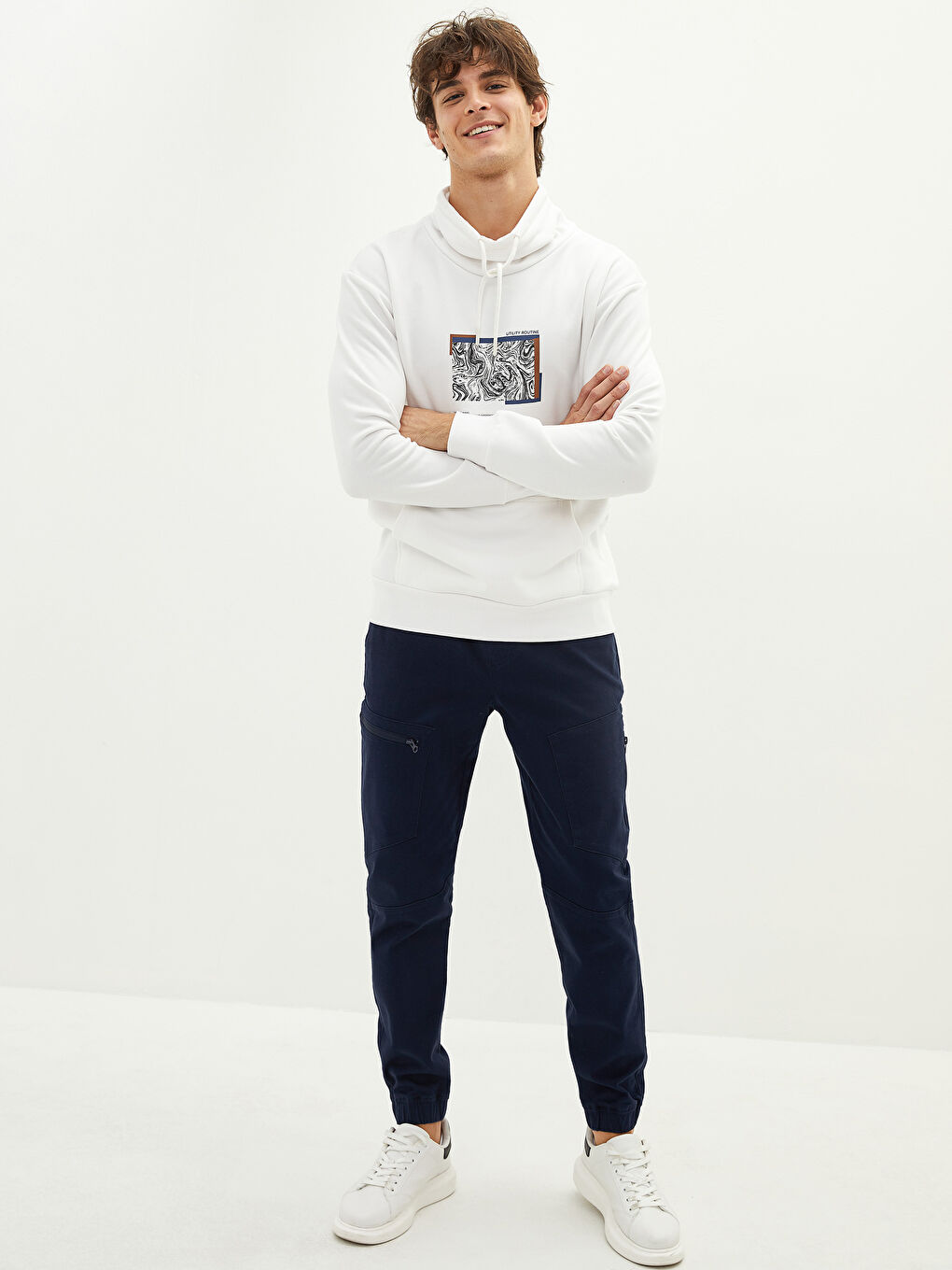 Ekru Keşiş Yaka Uzun Kollu Baskılı Erkek Kalın Sweatshirt-3