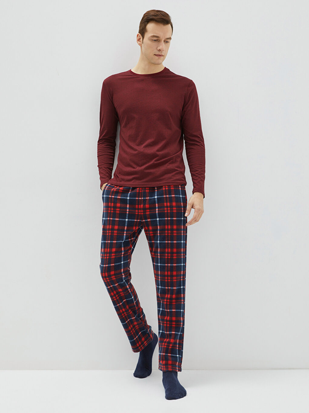 Standard Pattern Plaid Men's Fleece Pajama Bottom-1