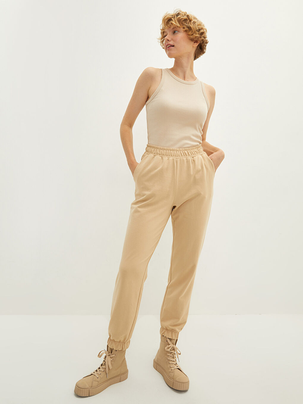 Elastic Waist Regular Pocket Detailed Women's Sweatpants-1