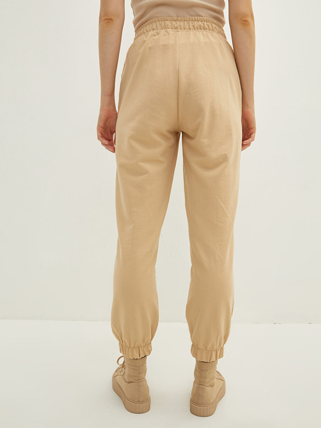 Elastic Waist Regular Pocket Detailed Women's Sweatpants-4