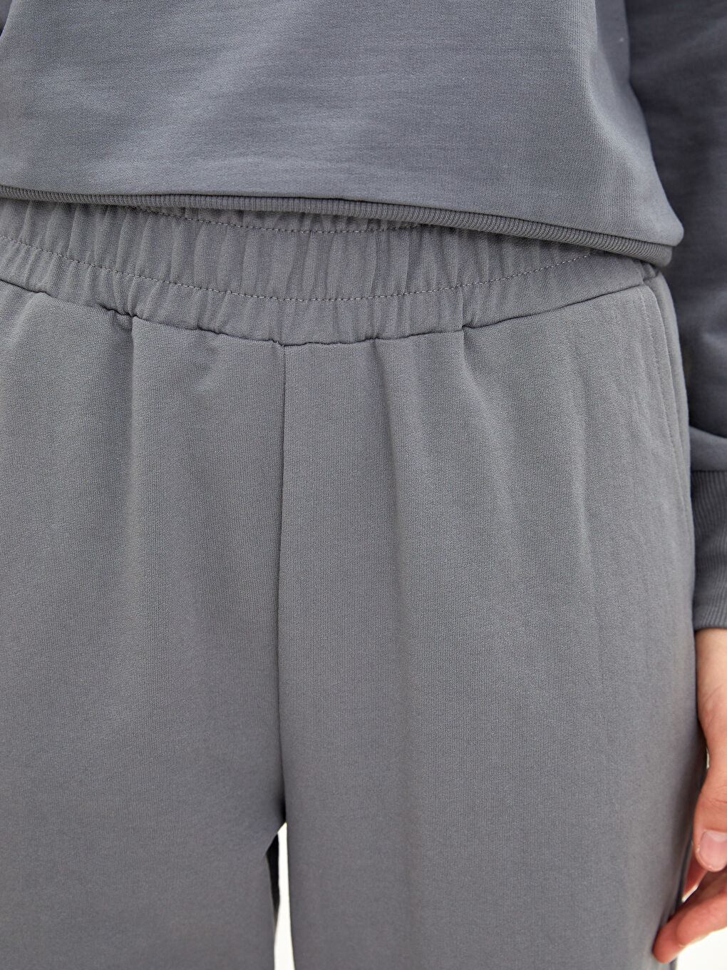 بنطلون رياضي بخصر مرن وجيوب عادية للسيدات-2