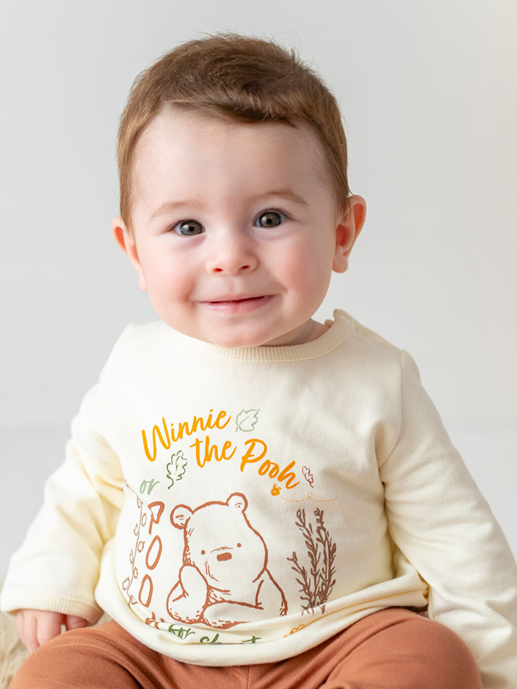 Crew Neck Long Sleeved Winnie the Pooh Printed Baby Boy Sweatshirt and Jogger Pants 2-Pack-2