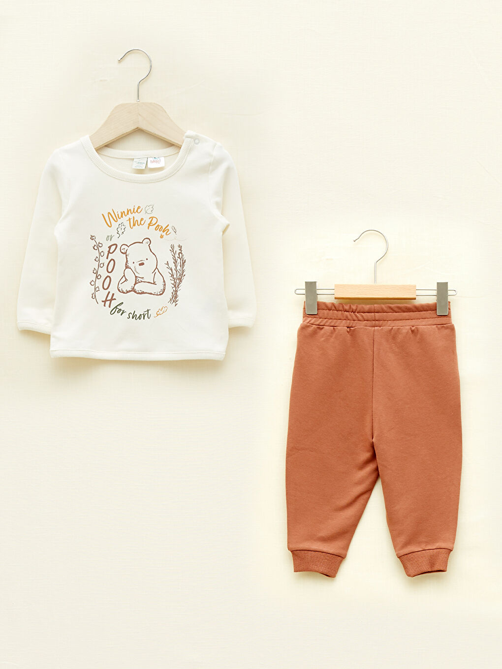Crew Neck Long Sleeved Winnie the Pooh Printed Baby Boy Sweatshirt and Jogger Pants 2-Pack-4