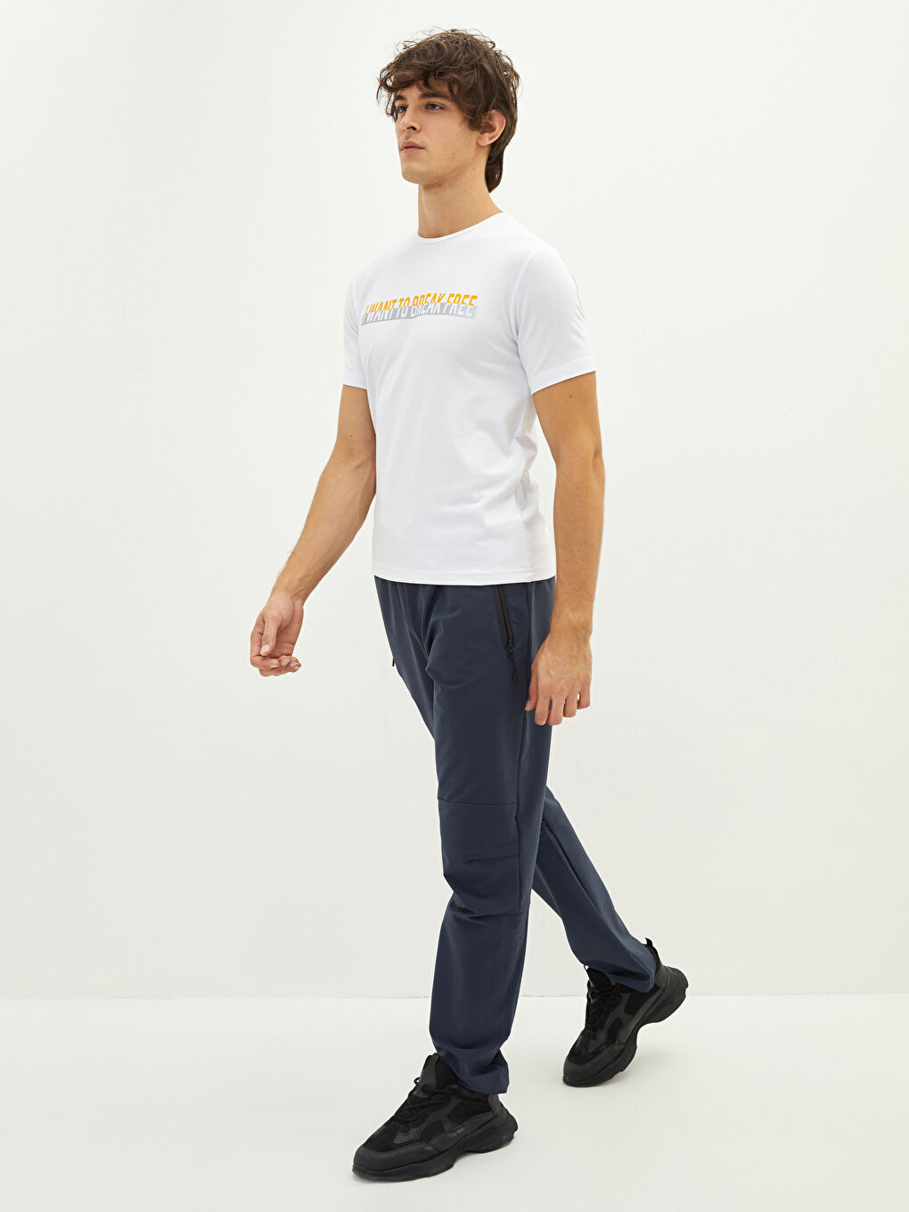 Beyaz Bisiklet Yaka Kısa Kollu Baskılı Erkek Tişört-2