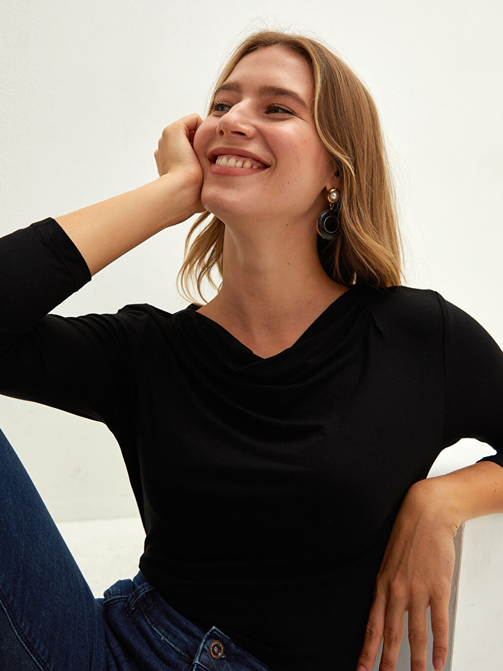 Flowy Collar Straight Long Sleeve Women's Blouse-1