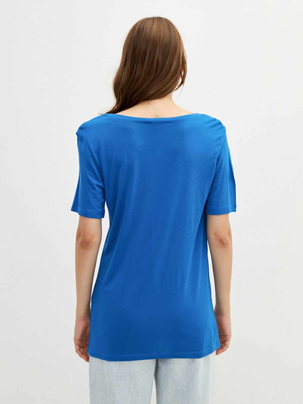 Mavi V Yaka Düz Kısa Kollu Viskon Kadın Tişört-4