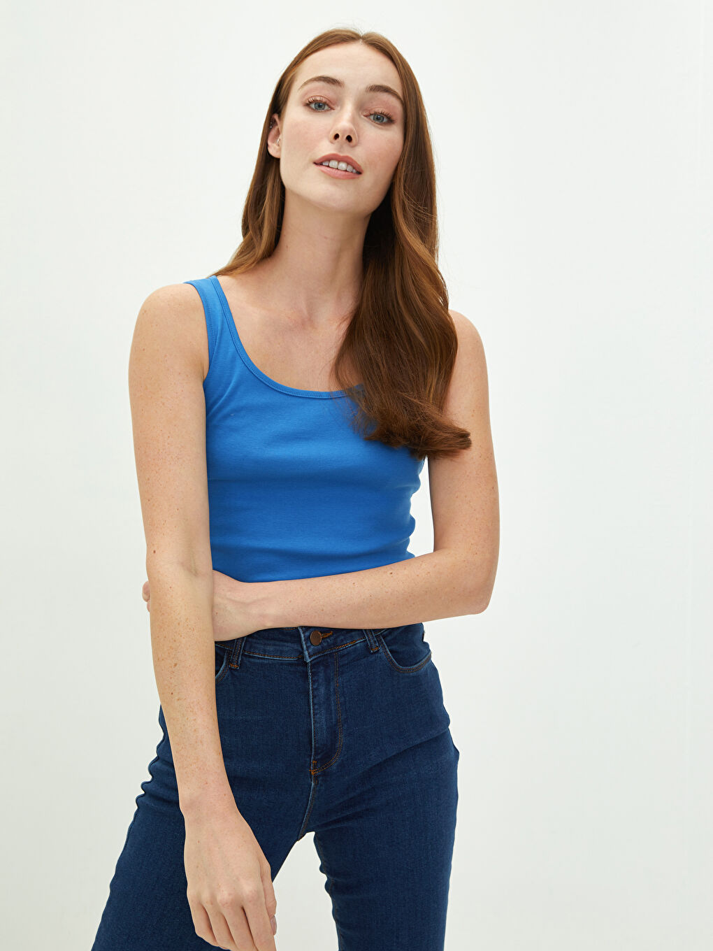 Mavi U Yaka Kolsuz Pamuklu Kadın Atlet